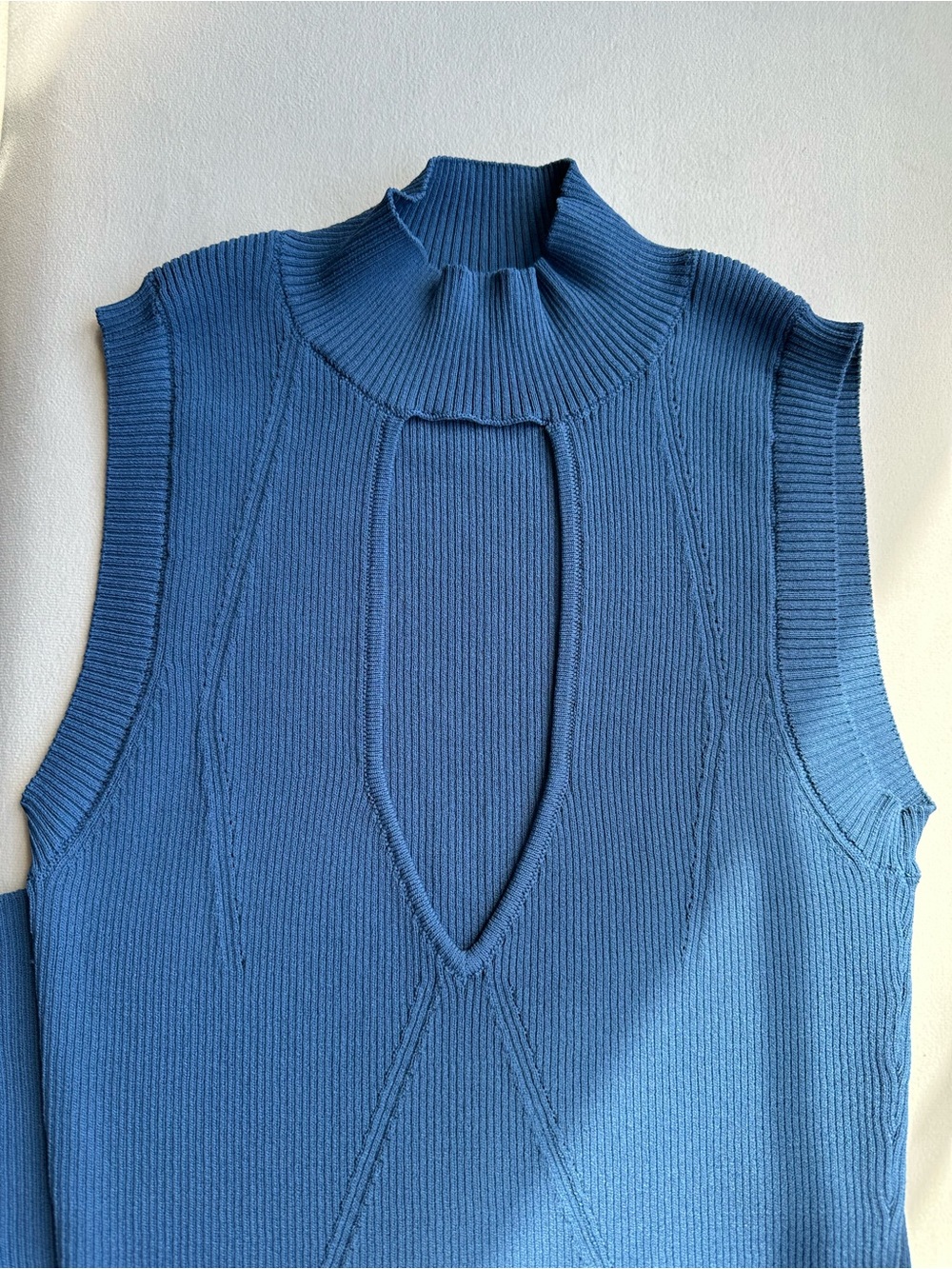 Guess Sleeveless Blue Ribbed Midi Dress with Keyhole V-Neck - Picture 6 of 6